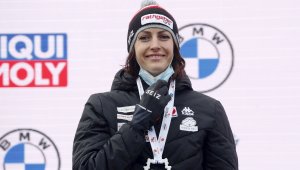 Баба убеди шампионка да се снима чисто гола за Плейбой + СНИМКИ