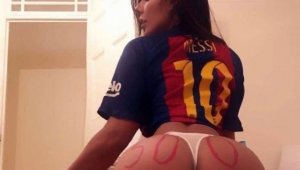 Мис Дупе дава съвети по бельо, маска, ръкавици и фланелка на Меси + СНИМКИ