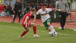 Лудогорец с българска атака