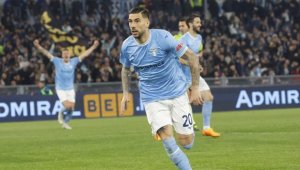 Мацката на Дзакани пръска сексапил върху кон + СНИМКИ