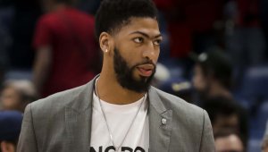 Сделката е факт: Антъни Дейвис ще играе с Леброн в Лейкърс