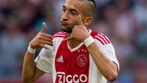 Критики за Аякс след погромното 3:0 над Лил 