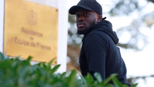 И Юве се включва битката за Ндомбеле от Лион