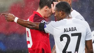 Барса печели битката за Алаба, Лапорта го води на "Камп Ноу"