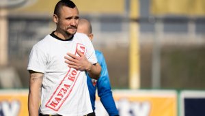 Ботев Пловдив поднови договора на Виктор Генев