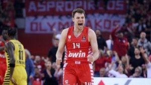 Везенков заведе гаджето на романтична ваканция на Закинтос + СНИМКИ 