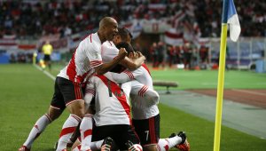 Ривър Плейт удари японци и чака Барса на финала