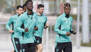 Троен удар по Атлетик преди сблъсъка с Ман Юнтайтед