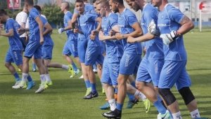 Левски посяга към халф на Корона