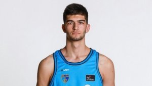 Стоилов  с 3 точки при нова загубта на Менорка