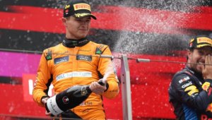 Пилот от Формула 1 пострада след парти в Амстердам + СНИМКИ