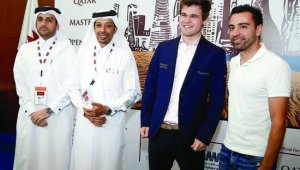 Шави поигра шах с Магнус Карлсен