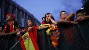 Феновете на Испания искат промени срещу Чили