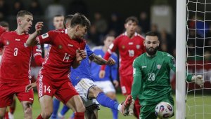 Италия се измъчи, но продължи без грешка при Гатузо