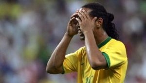 Запалиха паметник на Роналдиньо