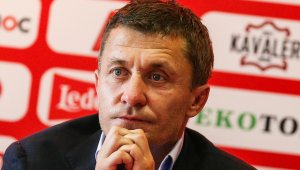 Илич срича след издънката на ЦСКА: Къс терен и жега