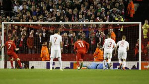 Ливърпул мина между капките с дузпа + ВИДЕО