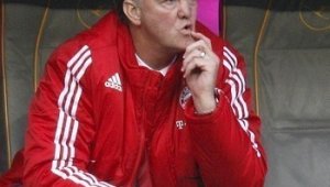 Ван Гаал бесен, че Рибери пропуска старта