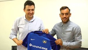 Новият халф на Левски: За мен е чест да работя с Делио Роси + ВИДЕО