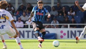 Играч от Серия А се забърка в любовен триъгълник + СНИМКИ