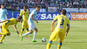 Без премии в Левски при бой в дербито