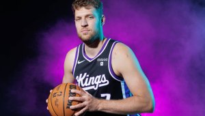 Добър официален дебют за Везенков в НБА! Саша с 8 точки срещу Юта + ВИДЕО