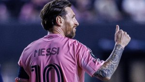 Меси и Суарес съсипаха отбора на наш национал