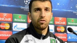 Халф на Лудогорец остава капитан на България