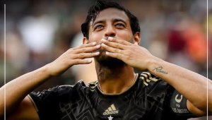 Бивш на Реал и Арсенал се отказа и разплака американци