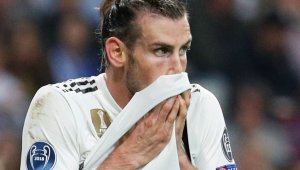 Погнаха и Бейл за укриване на данъци