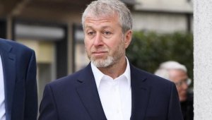 Удар след удар по Роман Абрамович