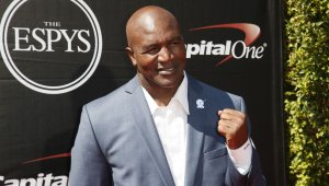 Холифийлд: Братя Кличко се гушкаха и развалиха бокса!