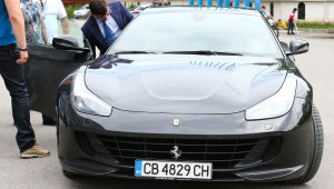 Ферарито на Диксън върви по 150 евро за 20 минути