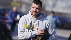 Валери Божинов отново напомни за себе си: Вземи то&lsquo;я ковид... 19-ка + ВИДЕО