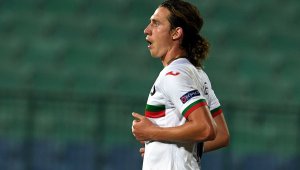 Краев с гол и изпусната дузпа в Австралия