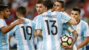 Аржентина без Меси писа шестица на Сингапур + ВИДЕО