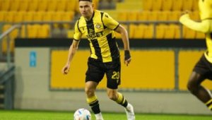 Роден национал качи „гробарите“ на върха