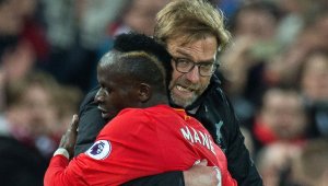 Висшата лига прекратява сезона и дава титлата на Ливърпул