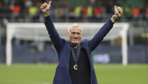 Дешан: Чуамени е по-добър от Погба