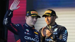 Люис се заяде с Макс: Моите съотборници са много по-силни от неговите