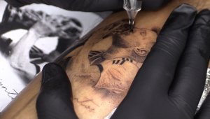 Бум на татуировки в Аржентина с "глупака" и лика на Меси