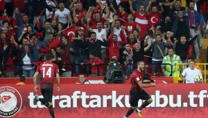 Турция се върна в сметките за Световното + ВИДЕО