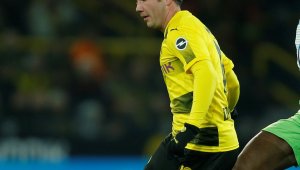 Гьотце и Махмуд малтретират "старата дама"