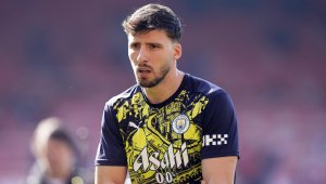 Красавица дере гърло за ас на Ман Сити + СНИМКИ