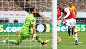 Арсенал смълча “вълците” за трети пореден успех