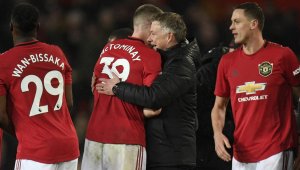 Преди останалите: "Червените дяволи" са готови да намалят заплатите си