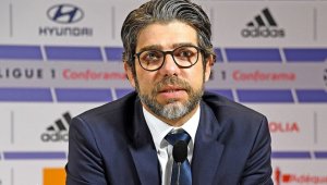 Новият бос на Лион връща клубна легенда