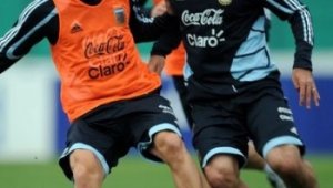 Масчерано срита здраво Меси на тренировка