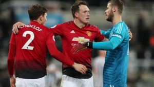 Подиграван на „Олд Трафорд“ приключи с футбола