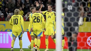 Датска легенда с дебютна победа начело на Швеция, Тре Крунур удари участник на Евро 2024